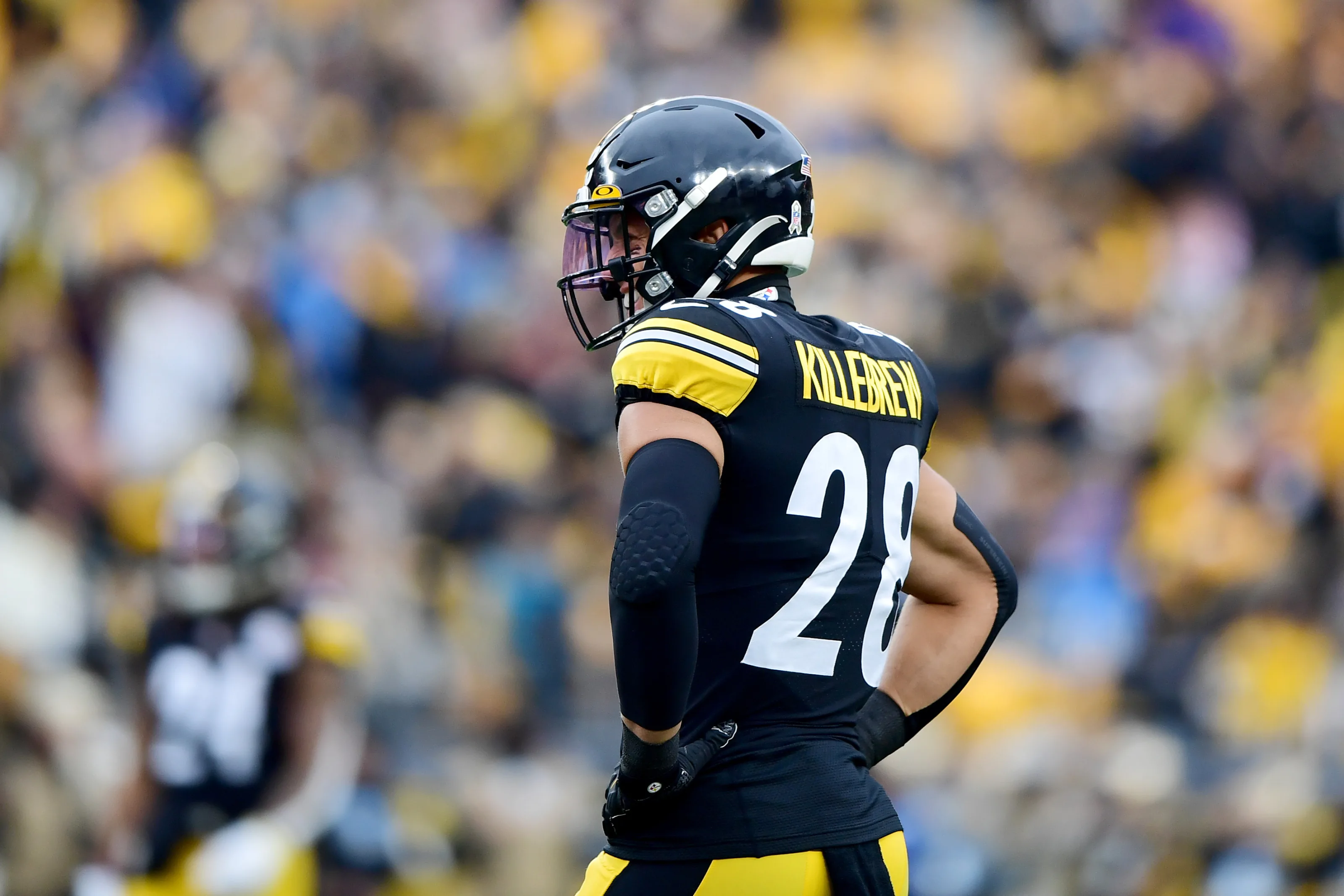 Steelers re-sign important special team player Killebrew